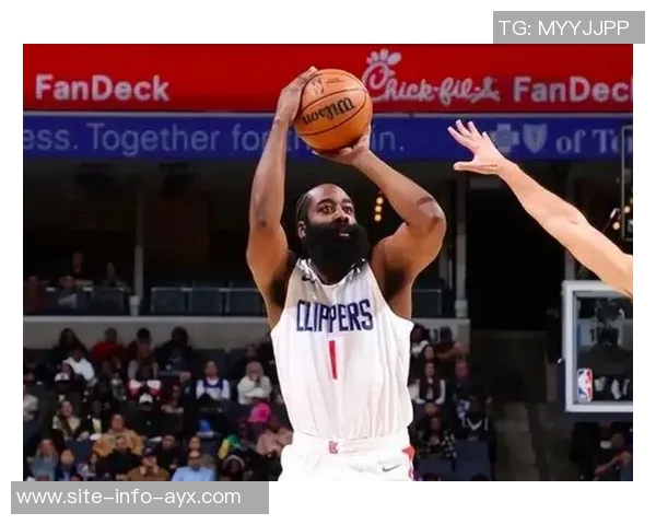 哈登状态回暖半场表现抢眼贡献12分5助攻正负值高达9