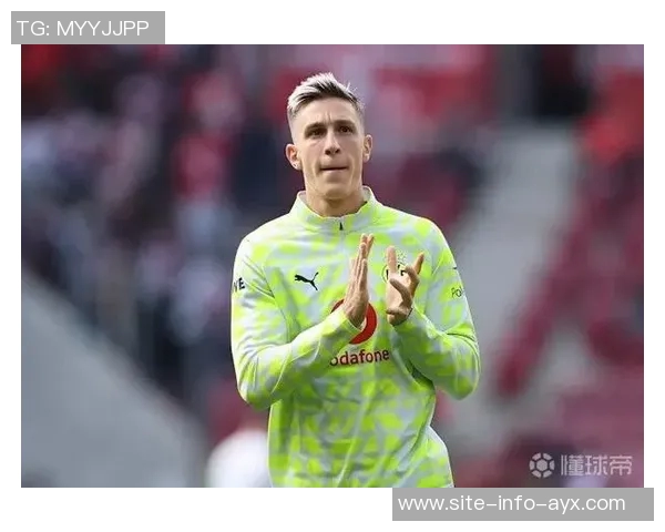 拜仁引援施洛特贝克总花费达125亿欧续约于帕费用也高达12亿欧 拜仁引援施洛特贝克总花费达125亿欧续约于帕费用也高达12亿欧